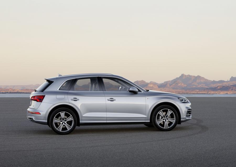  Audi Q5 TDI Quattro S-Line 2016 года  (WW) (фото 38 из 48)